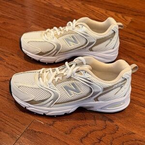 New Balance 530 Unisex Sneakers - White/Beige